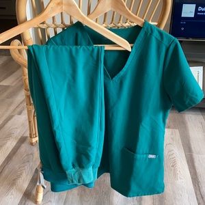 Figs Jogger Scrub Set Hunter Green